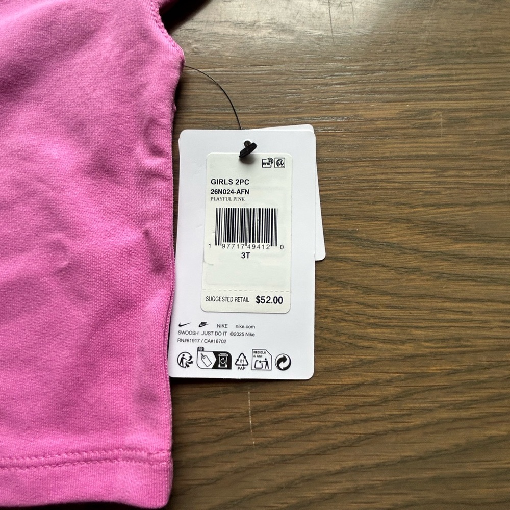 NWT Nike Toddler Set size 3T - Picture 2 of 2